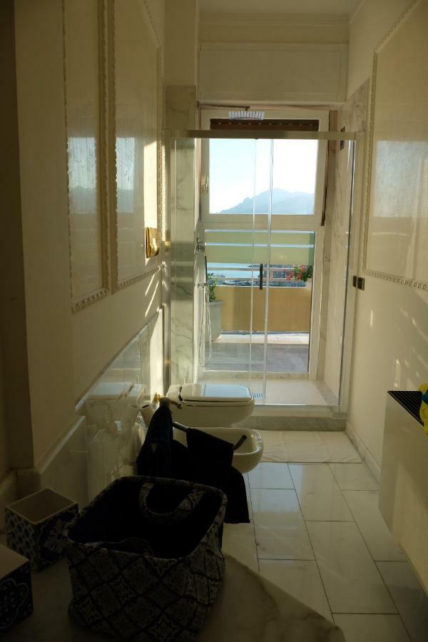 Suite Inn Salerno Eksteriør bilde